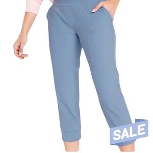 NWOT Old Navy Powersoft Cropped Jogger Pants M